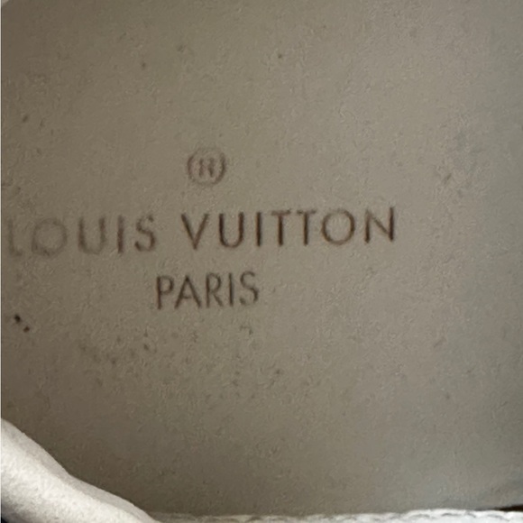 LOUIS VUITTON DENIM SNEAKER SIZE 39 (9 US) - Picture 5 of 9